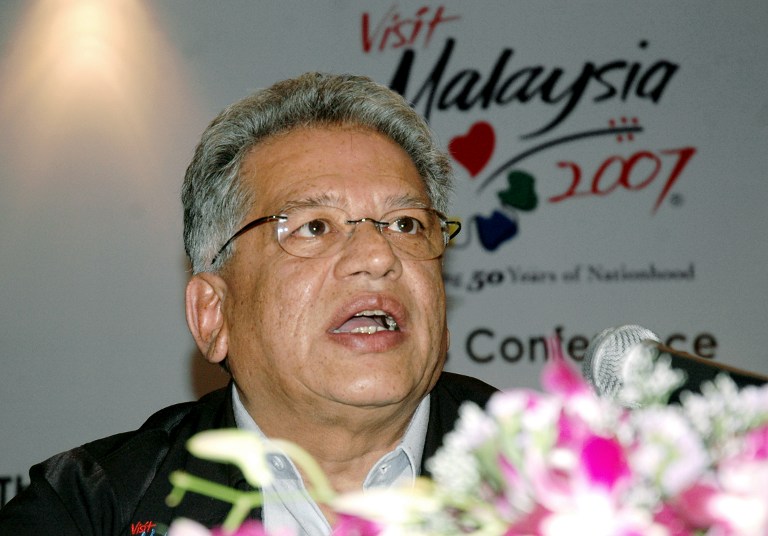 Malaysia Federal Territories Minister Datuk Seri Tengku Adnan Tengku Mansor addresses a press conference in Hyderabad in February 2007. NOAH SEELAM / AFP PHOTO 