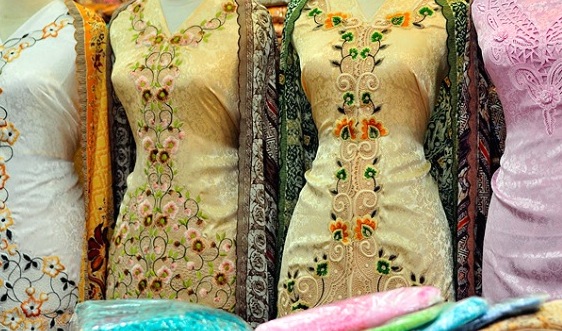 Skip the rash guard and grab a kebaya (though we suggest a less expensive-looking one) for a surf sesh in Kuta on Friday to celebrate Kartini Day. Photo: Wikimedia Commons