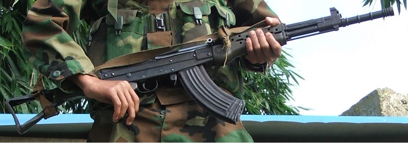 A rifle held by a Kachin rebel. Photo: Wikimedia Commons / Wotchit