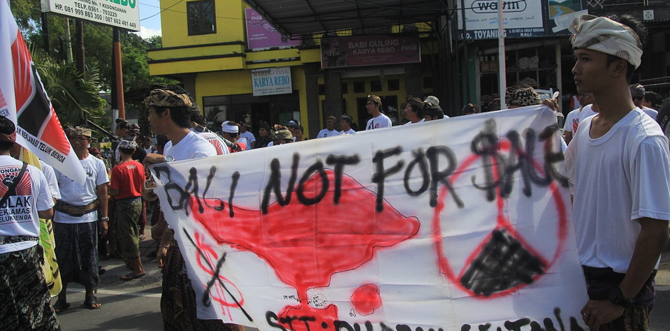 A march back in 2014 in Kedonganan, Bali against the proposed reclamation Benoa Bay. Photo: Flickr