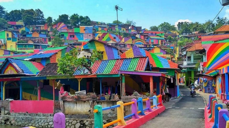 Kampung Pelangi in Semarang. Photo: @arieprakhman / Instagram