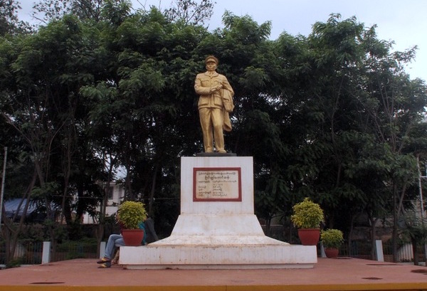 A General Aung San Statue at a park. Photo: Flickr / CC Food Travel